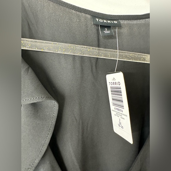 Torrid ruffles vneck blouse - Picture 4 of 5